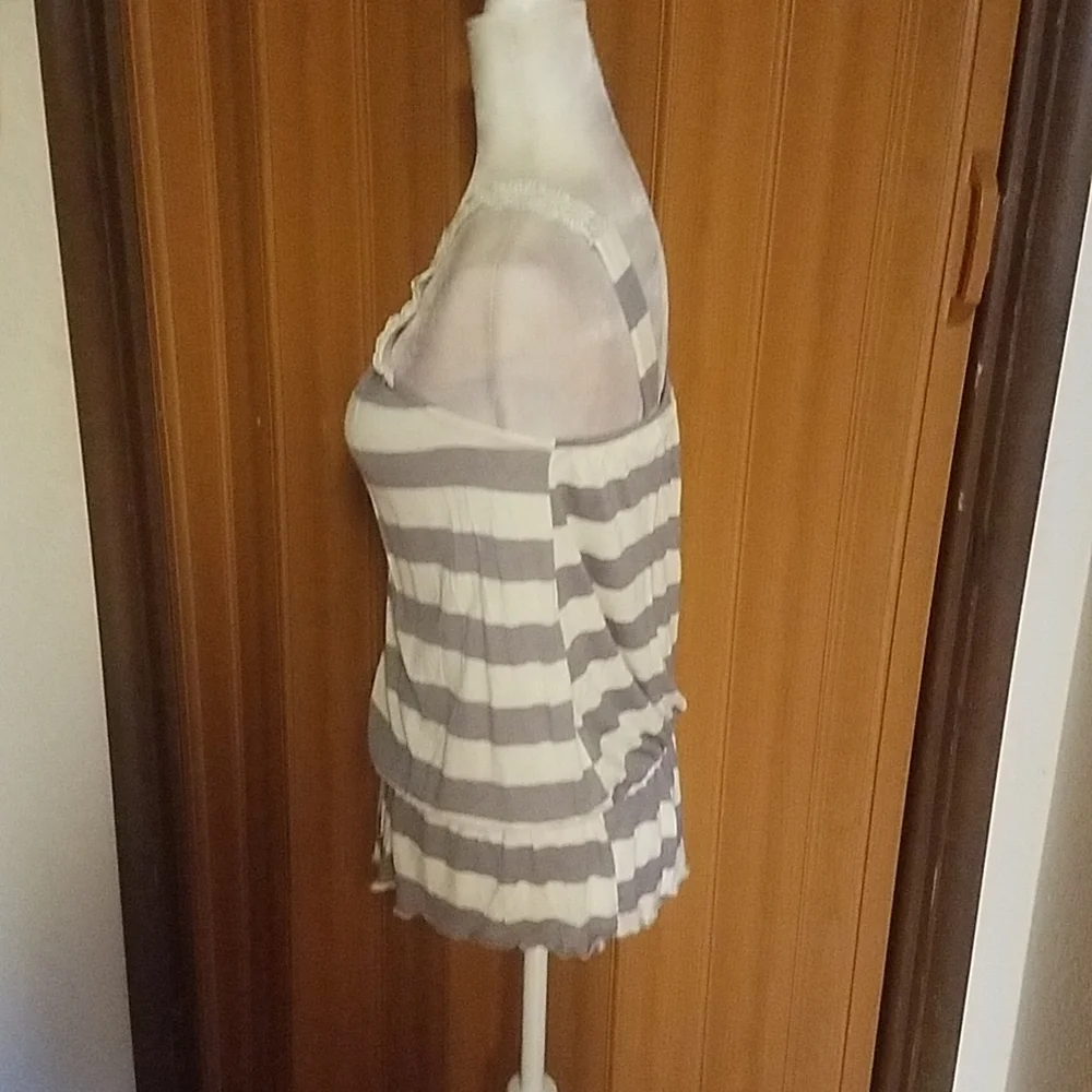 BACCI GREY STRIPED LACE TOP - Picture 5 of 6